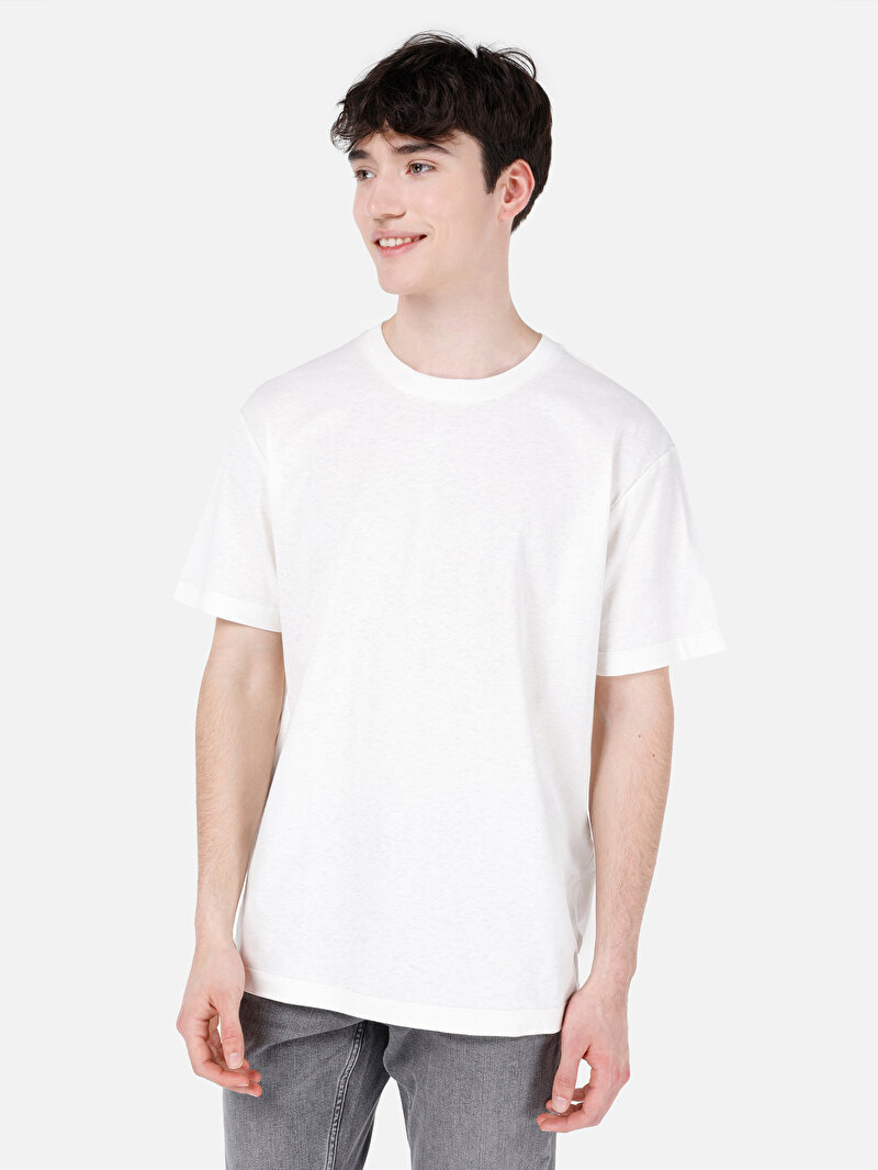 Comfort Fit Yuvarlak Yaka Düz Erkek Beyaz Kısa Kol Tişört