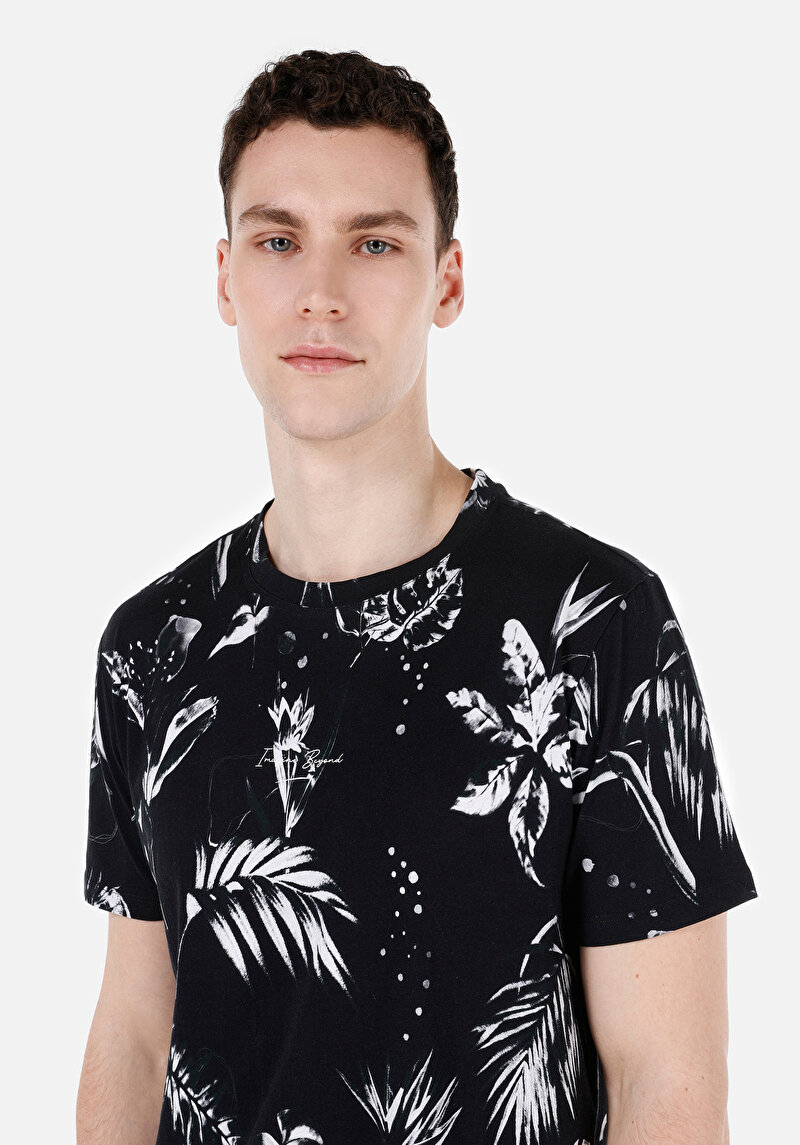 Regular Fit Yuvarlak Yaka Baskılı Erkek Siyah Kısa Kol Tişört