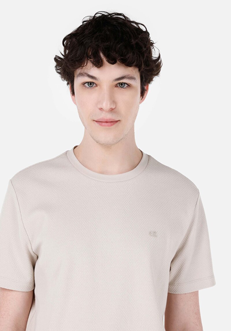 Regular Fit Yuvarlak Yaka Jakarlı Erkek Bej Kısa Kol Tişört