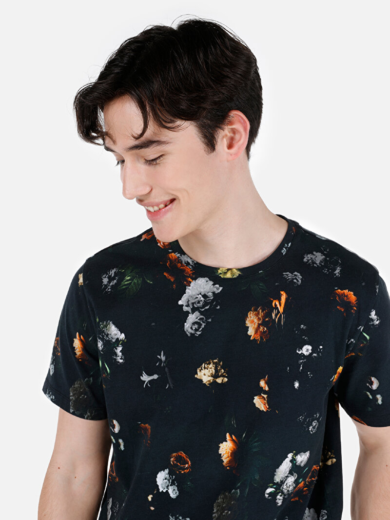 Regular Fit Yuvarlak Yaka Örme Baskılı Erkek Siyah Kısa Kol Tişört