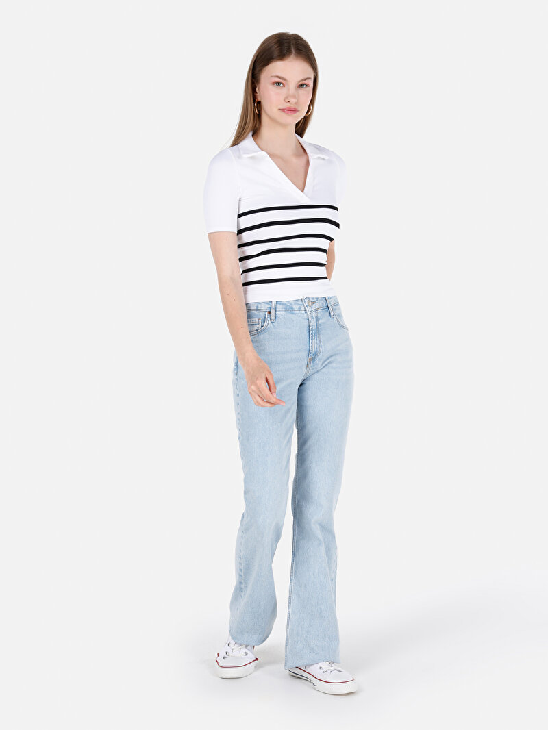 Slim Fit V Yaka Çizgili Kadın Beyaz Kısa Kol Tişört