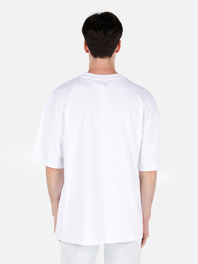 Oversize Fit Yuvarlak Yaka Düz Erkek Beyaz Kısa Kol Tişört