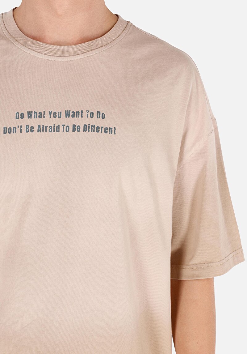 Oversize Fit Yuvarlak Yaka  Erkek Ekru Kısa Kol Tişört