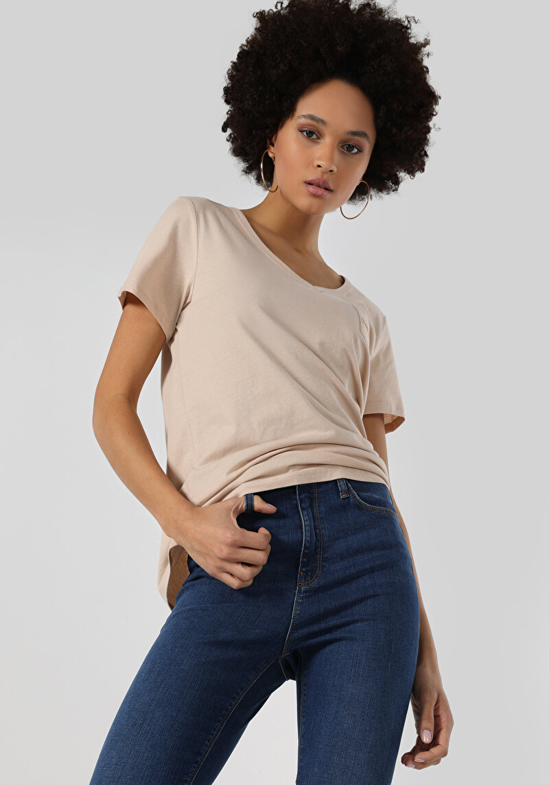 Regular Fit V Yaka Baskılı Kadın Bej Kısa Kol Tişört
