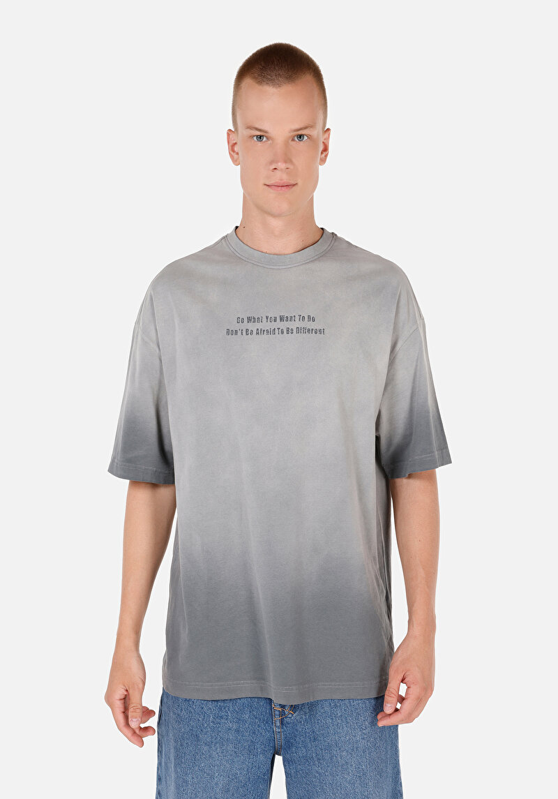 Oversize Fit Yuvarlak Yaka Erkek Gri Kısa Kol Tişört
