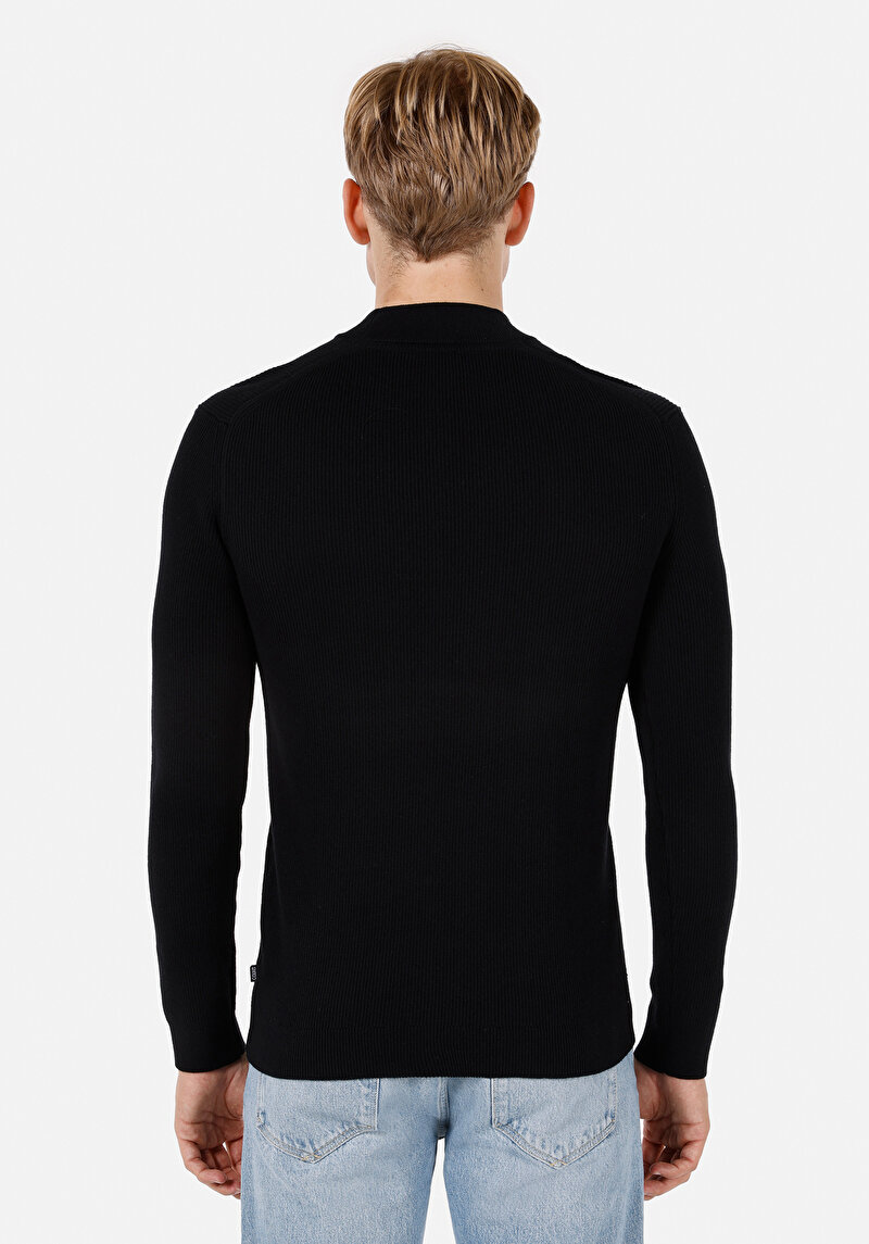 Slim Fit Dik Yaka Jakarlı Erkek Siyah Kazak