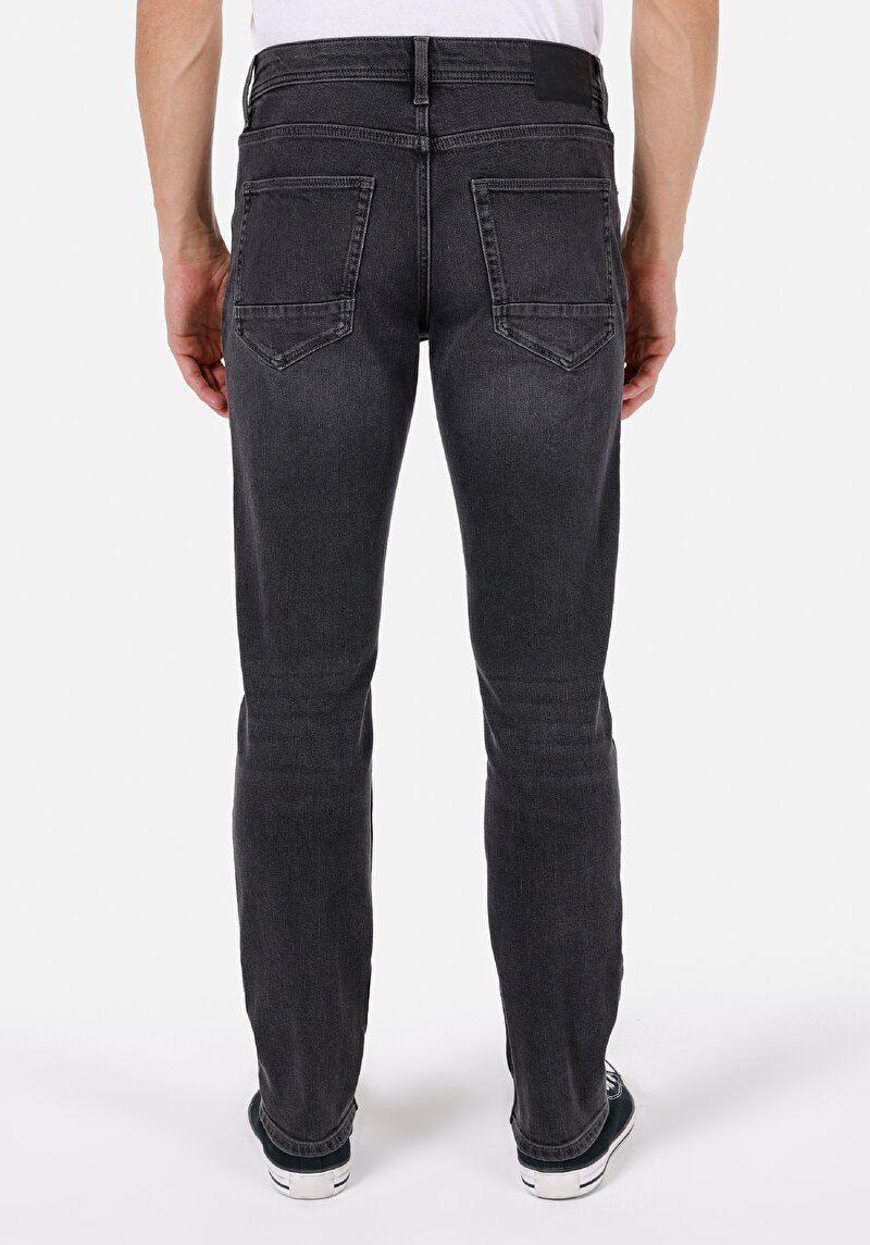 Straight Fit Düşük Bel Düz Paça Erkek Siyah Jean Pantolon