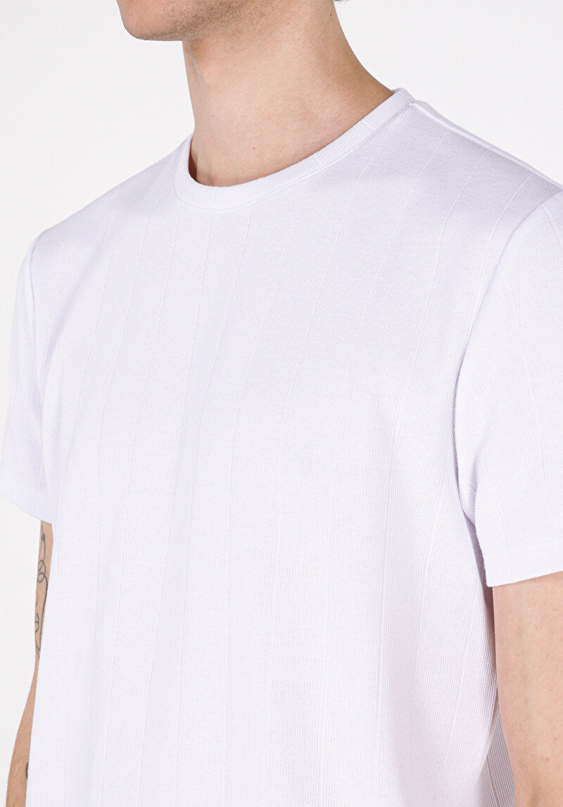 Regular Fit Yuvarlak Yaka Jakarlı Erkek Beyaz Kısa Kol Tişört