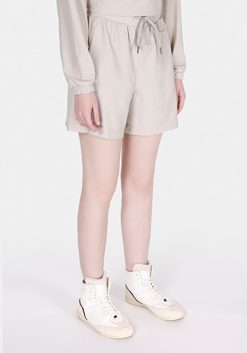 Regular Fit Orta Bel Düz Kadın Taş Şort