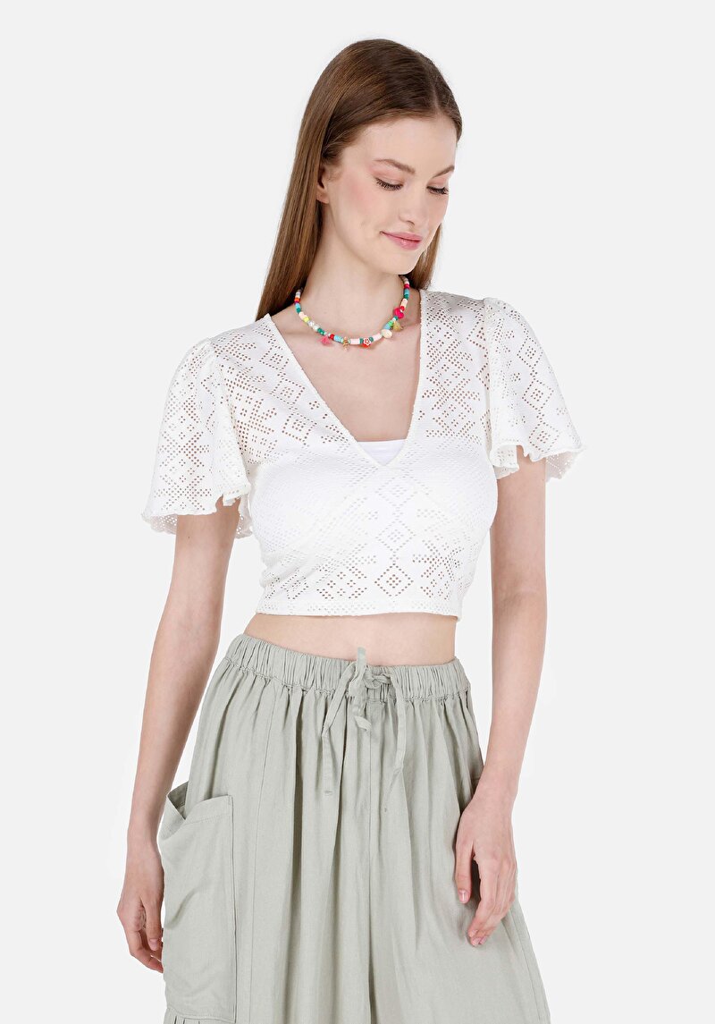 Slim Fit V Yaka Kadın Beyaz Kısa Kol Tişört