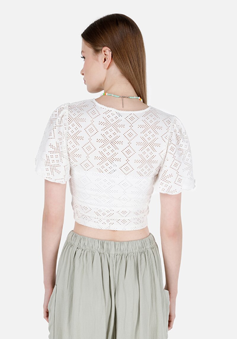 Slim Fit V Yaka Kadın Beyaz Kısa Kol Tişört