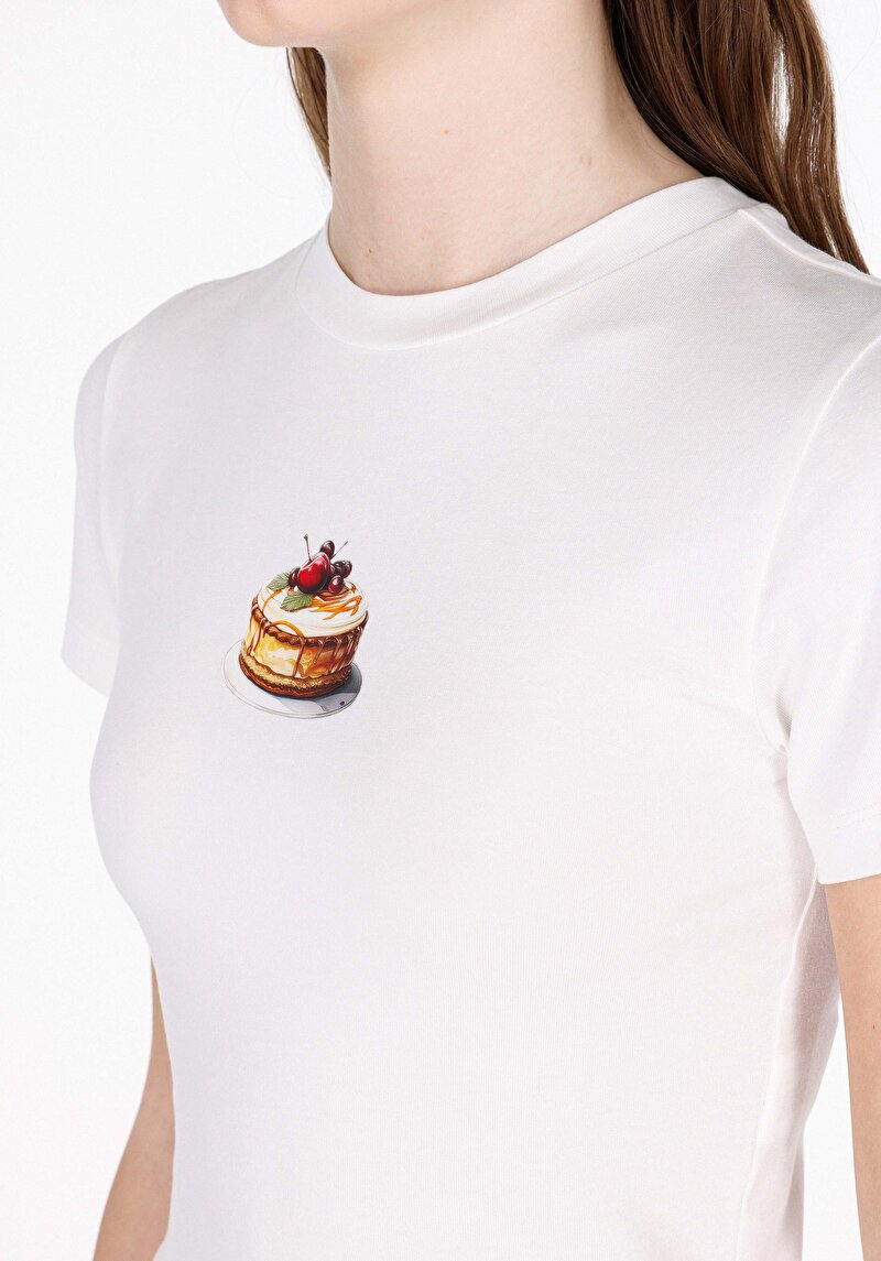 Slim Fit Yuvarlak Yaka Baskılı Kadın Beyaz Kısa Kol Tişört