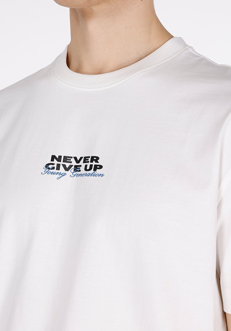 Comfort Fit Yuvarlak Yaka Düz Erkek Beyaz Kısa Kol Tişört