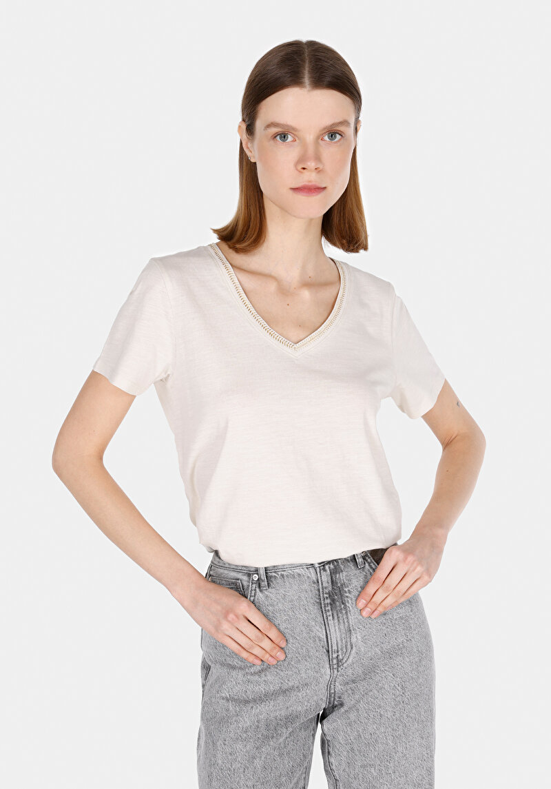 Regular Fit V Yaka Düz Kadın Bej Kısa Kol Tişört