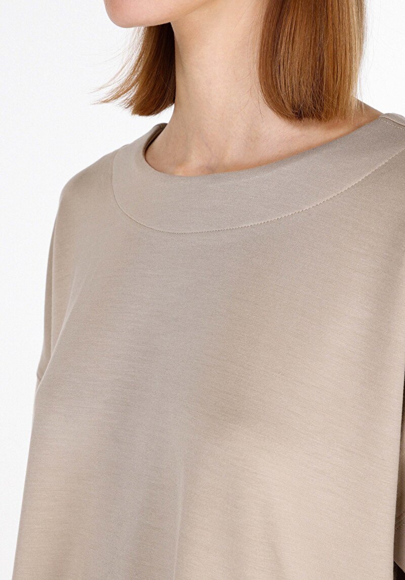 Comfort Fit Kadın Bej Kısa Kol Tişört