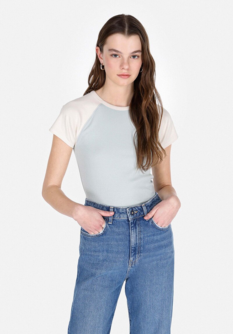 Slim Fit Yuvarlak Yaka Düz Kadın Yeşil Kısa Kol Tişört