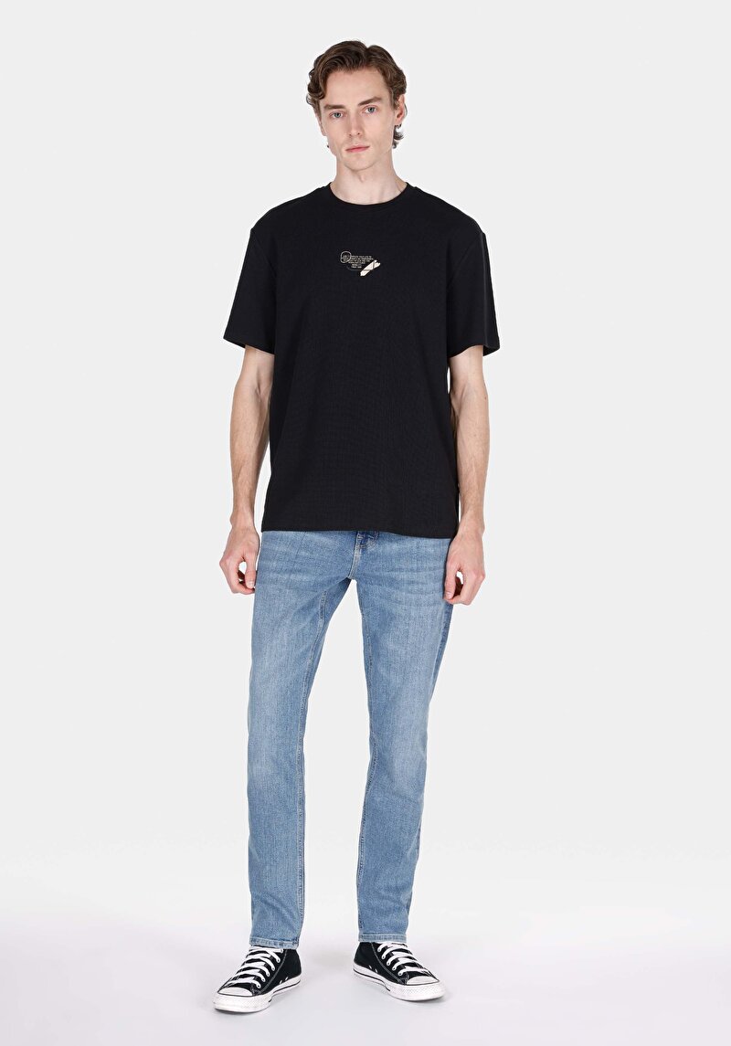 Comfort Fit Yuvarlak Yaka Jakarlı Erkek Siyah Kısa Kol Tişört