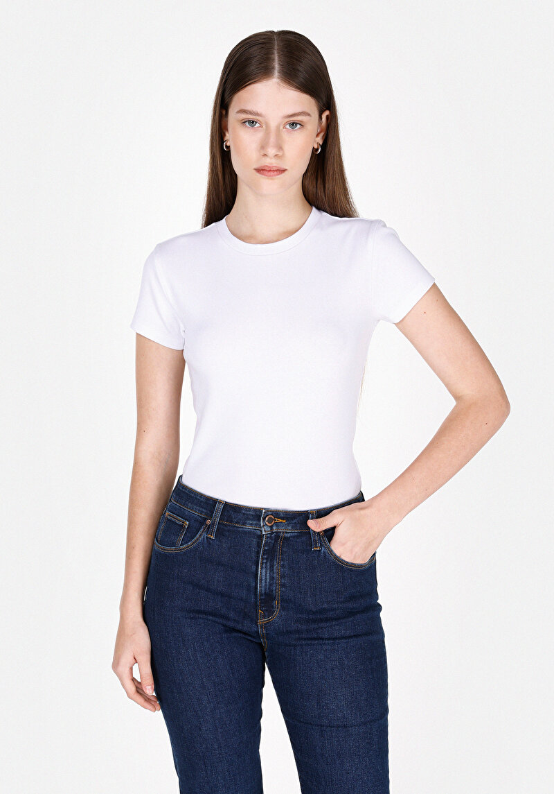 Slim Fit Yuvarlak Yaka Düz Kadın Beyaz Kısa Kol Tişört