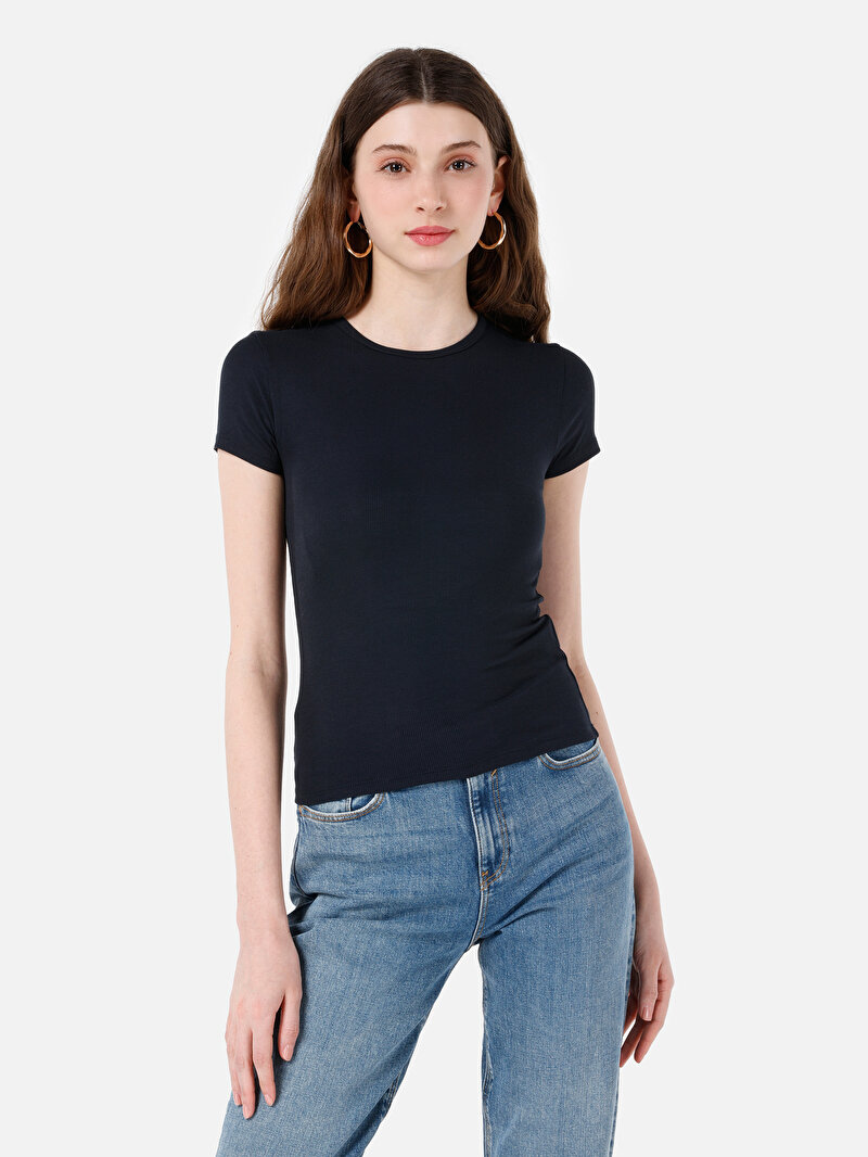 Slim Fit Yuvarlak Yaka Düz Kadın Siyah Kısa Kol Tişört