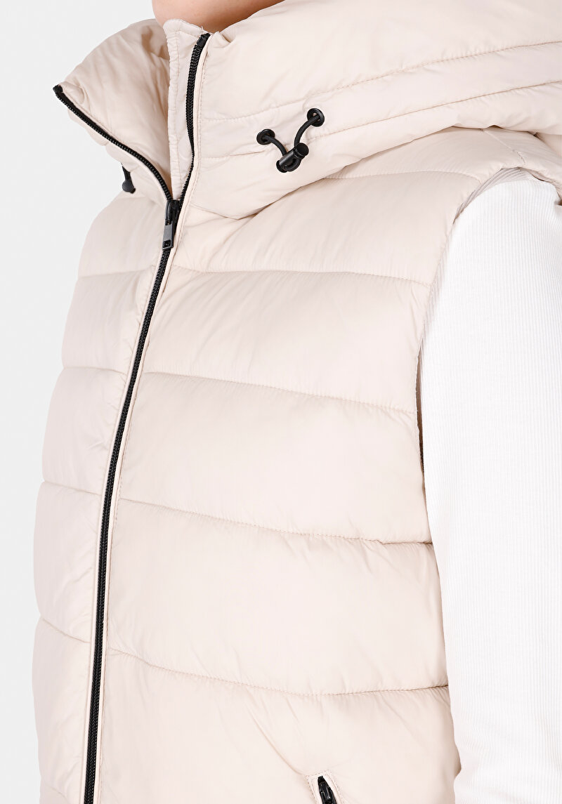 Regular Fit Kapüşonlu Fermuarlı Astarlı Suya Dayanıklı Kadın Bej Yelek