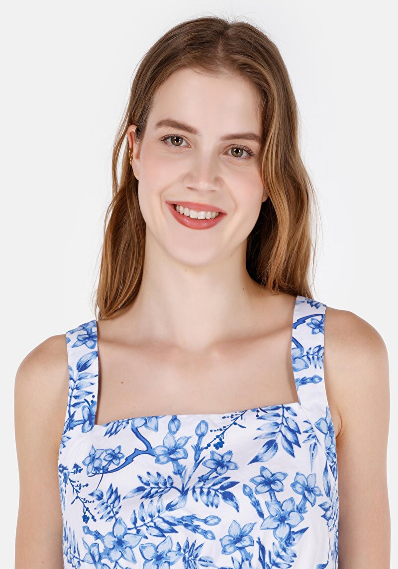 Slim Fit Kare Yaka Çiçekli Kadın Beyaz Kolsuz Gömlek