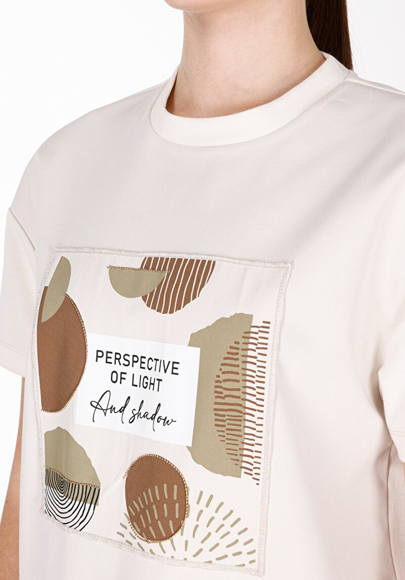 Regular Fit Yuvarlak Yaka Baskılı Kadın Ekru Kısa Kol Tişört