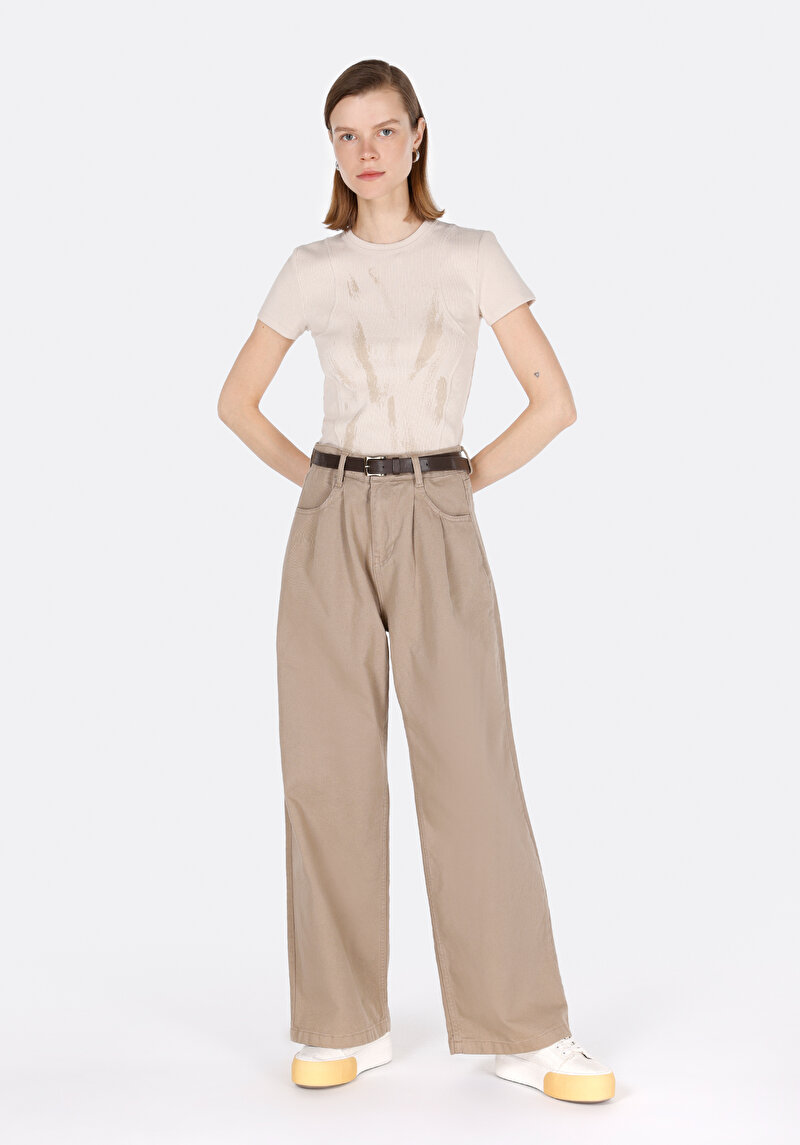 Slim Fit   Kadın Bej Kısa Kol Tişört