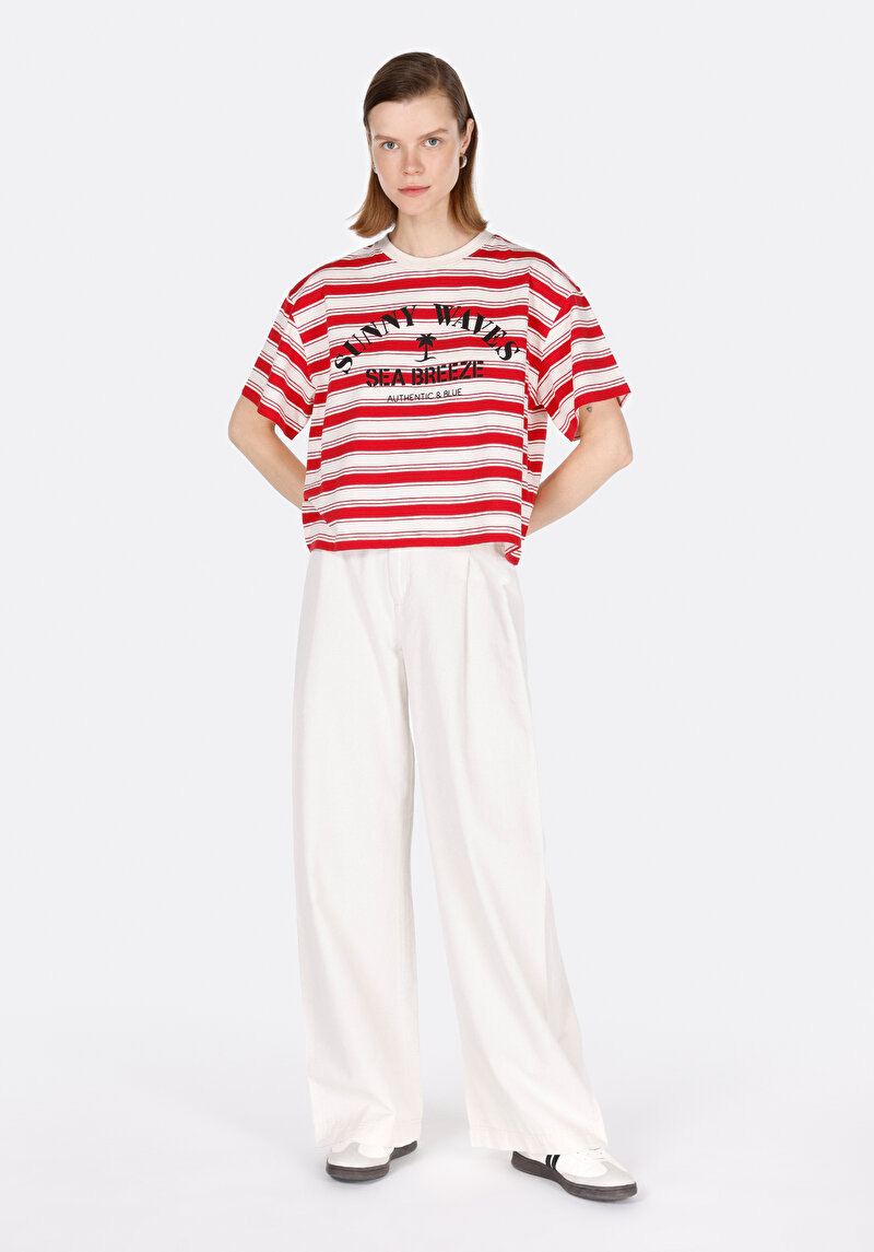 Comfort Fit Yuvarlak Yaka Örme Çizgili Kadın Kirmizi Kısa Kol Tişört