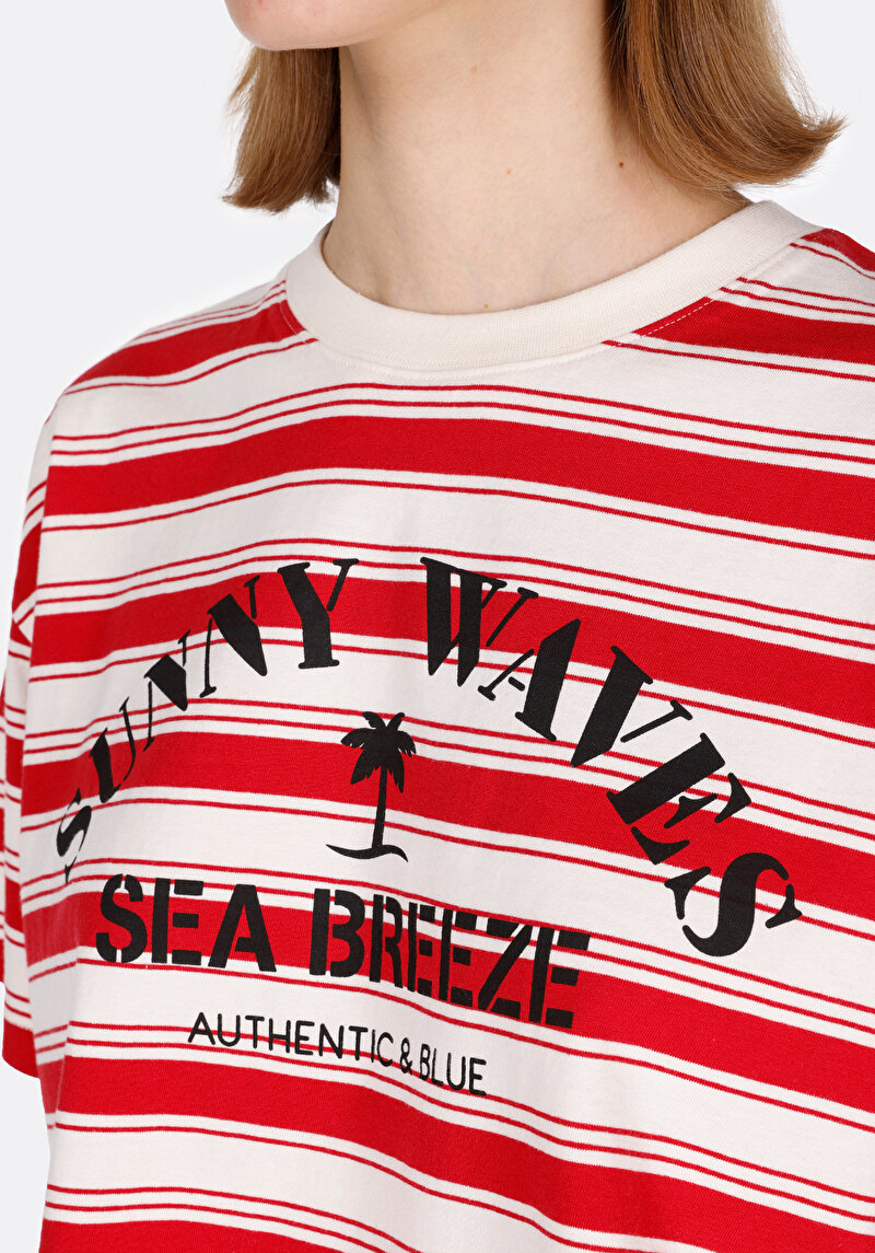 Comfort Fit Yuvarlak Yaka Örme Çizgili Kadın Kirmizi Kısa Kol Tişört