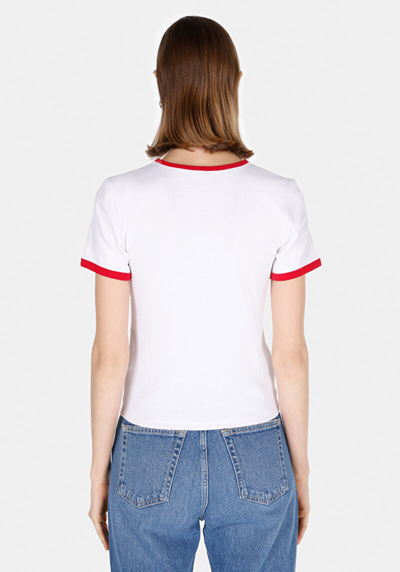 Slim Fit Yuvarlak Yaka Cepsiz Baskılı Kadın Beyaz Kısa Kol Tişört