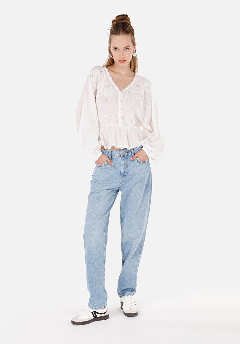 Regular Fit V Yaka Düz Kadın Beyaz Uzun Kol Gömlek