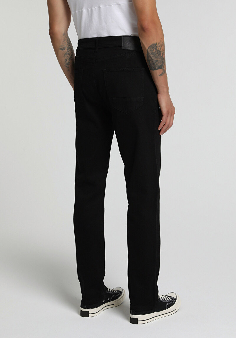 Straight Fit Düşük Bel Düz Paça Erkek Siyah Jean Pantolon