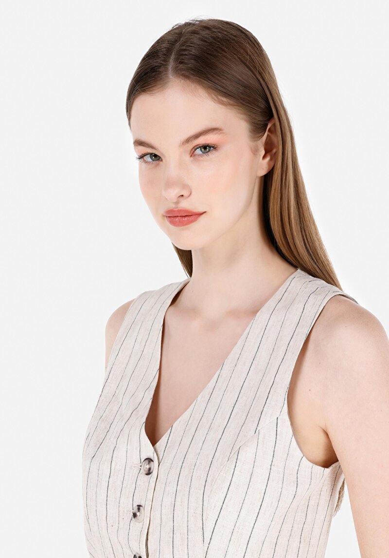 Slim Fit V Yaka Kadın Ekru Kolsuz Gömlek