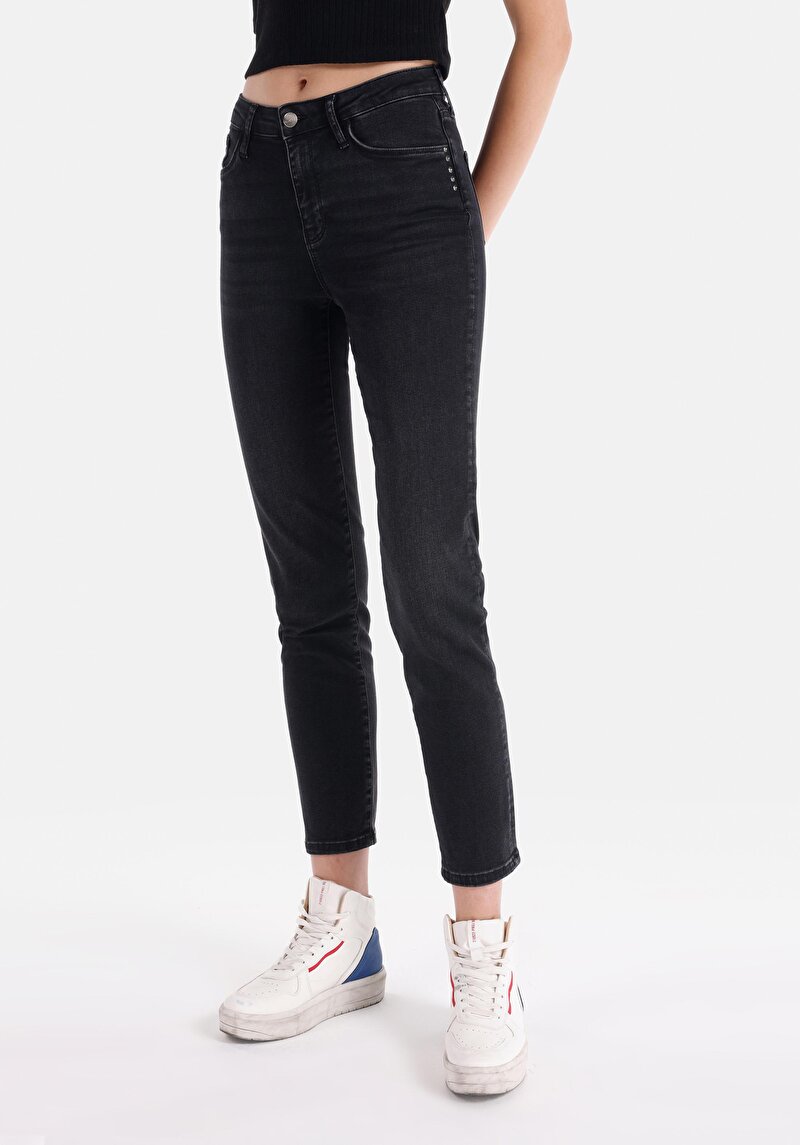Slim Fit Orta Bel Düz Paça Kadın Denim Jean Pantolon