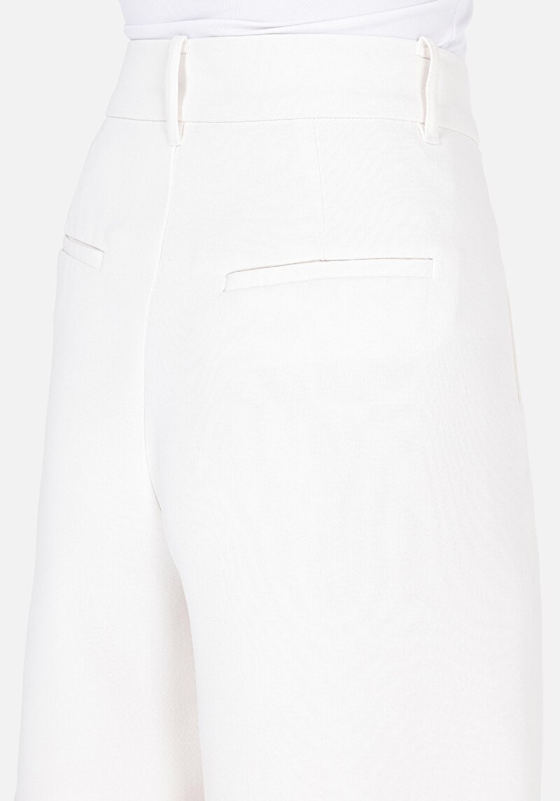 Regular Fit Yüksek Bel Düz Kadın Beyaz Şort