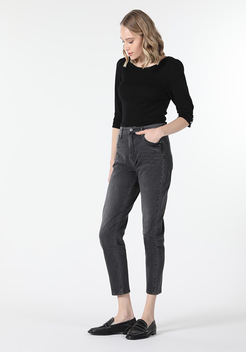 Slim Fit Orta Bel Daralan Paça Kadın Denim Jean Pantolon