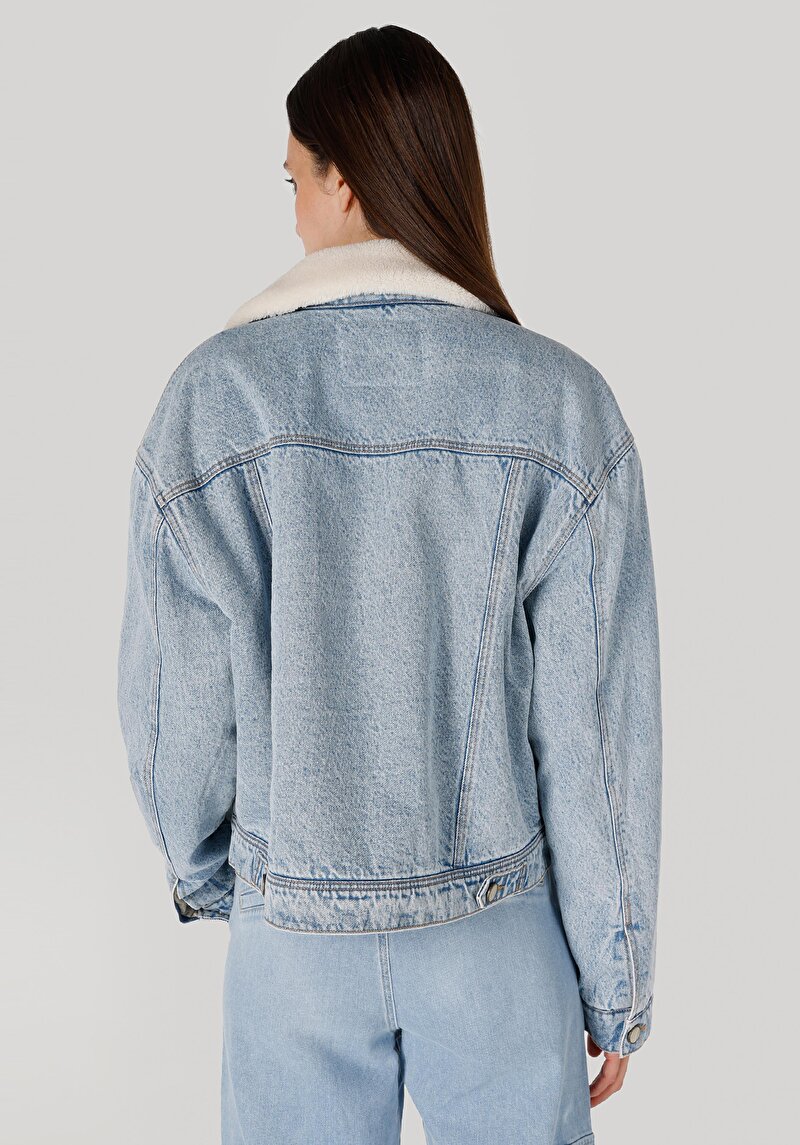 Regular Fit Düğmeli Astarsız  Kadın Denim Ceket