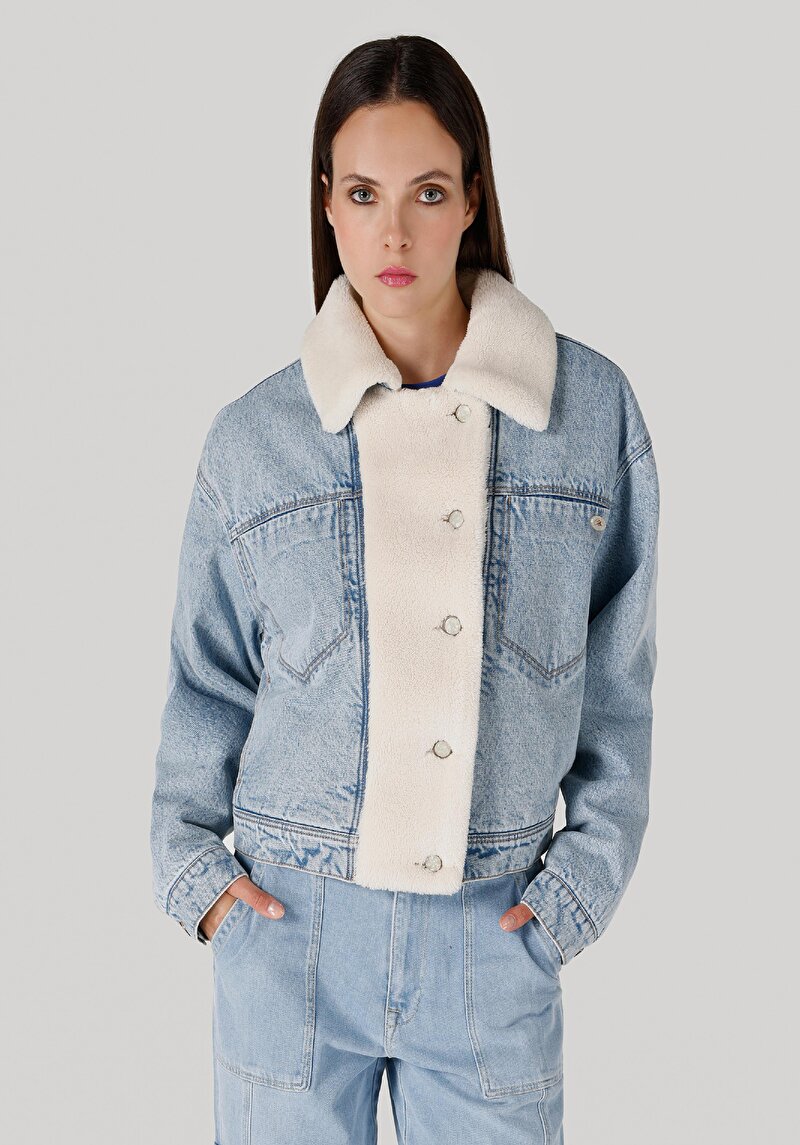 Regular Fit Düğmeli Astarsız  Kadın Denim Ceket