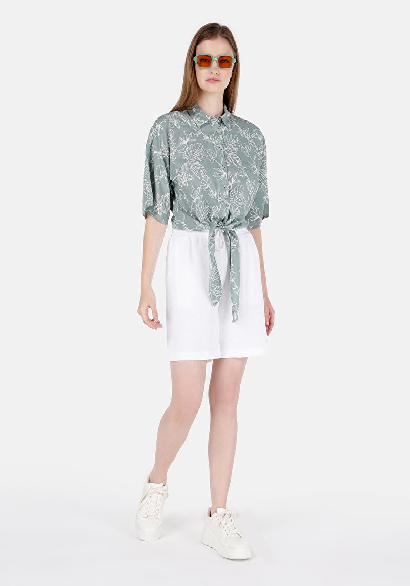 Regular Fit Orta Bel Cepli Kadın Beyaz Şort