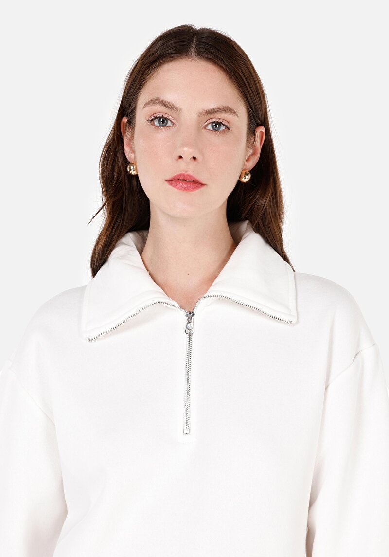 Regular Fit Fermuarlı Nakışlı Kadın Beyaz Sweatshirt