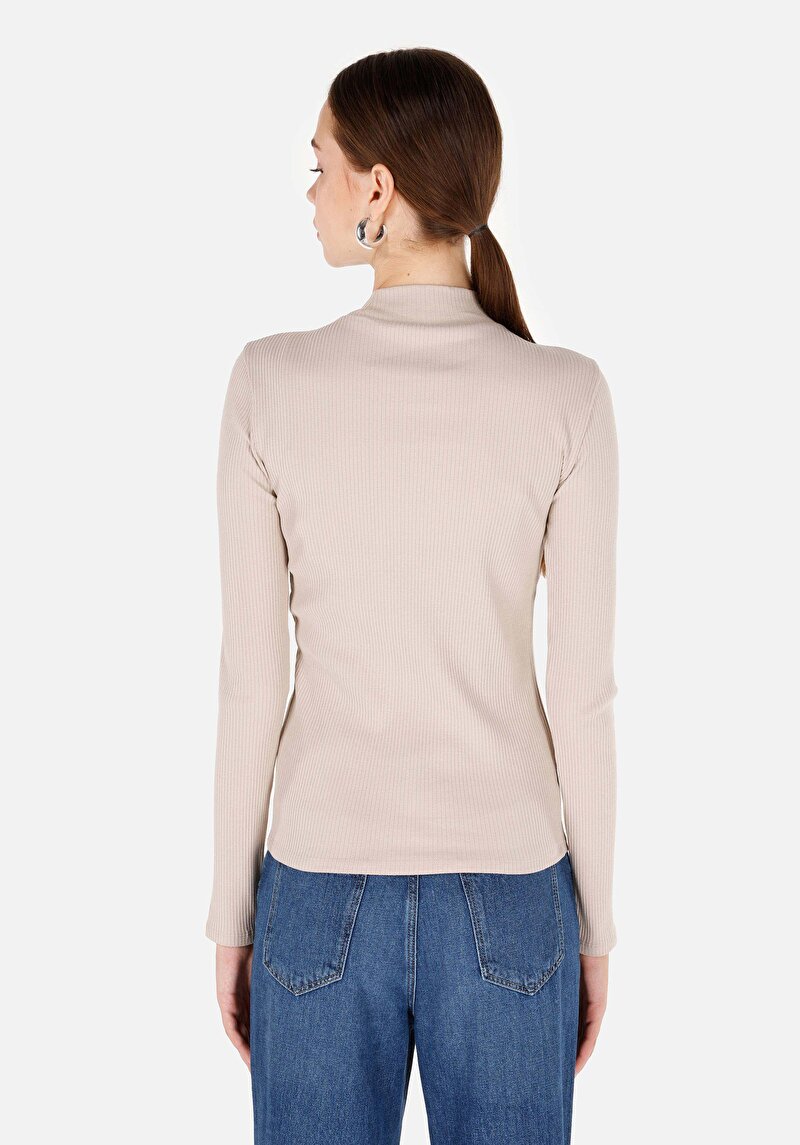 Slim Fit Dik Yaka Düz Kadın Bej Uzun Kol Tişört