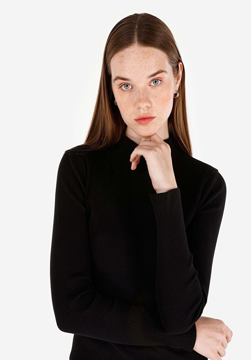 Slim Fit Dik Yaka Düz Kadın Siyah Uzun Kol Tişört