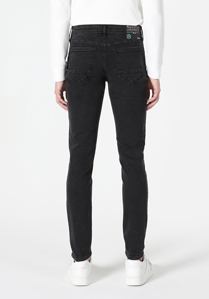 Slim Fit Düşük Bel Dar Paça Cepli Erkek Siyah Jean Pantolon