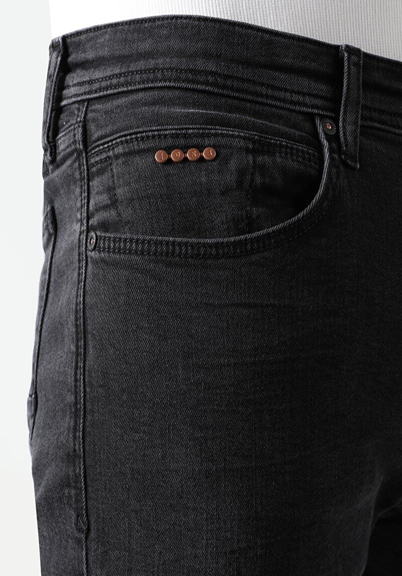 Slim Fit Düşük Bel Dar Paça Cepli Erkek Siyah Jean Pantolon