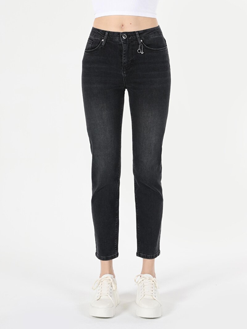 Slim Fit Orta Bel Düz Paça Kadın Siyah Jean Pantolon