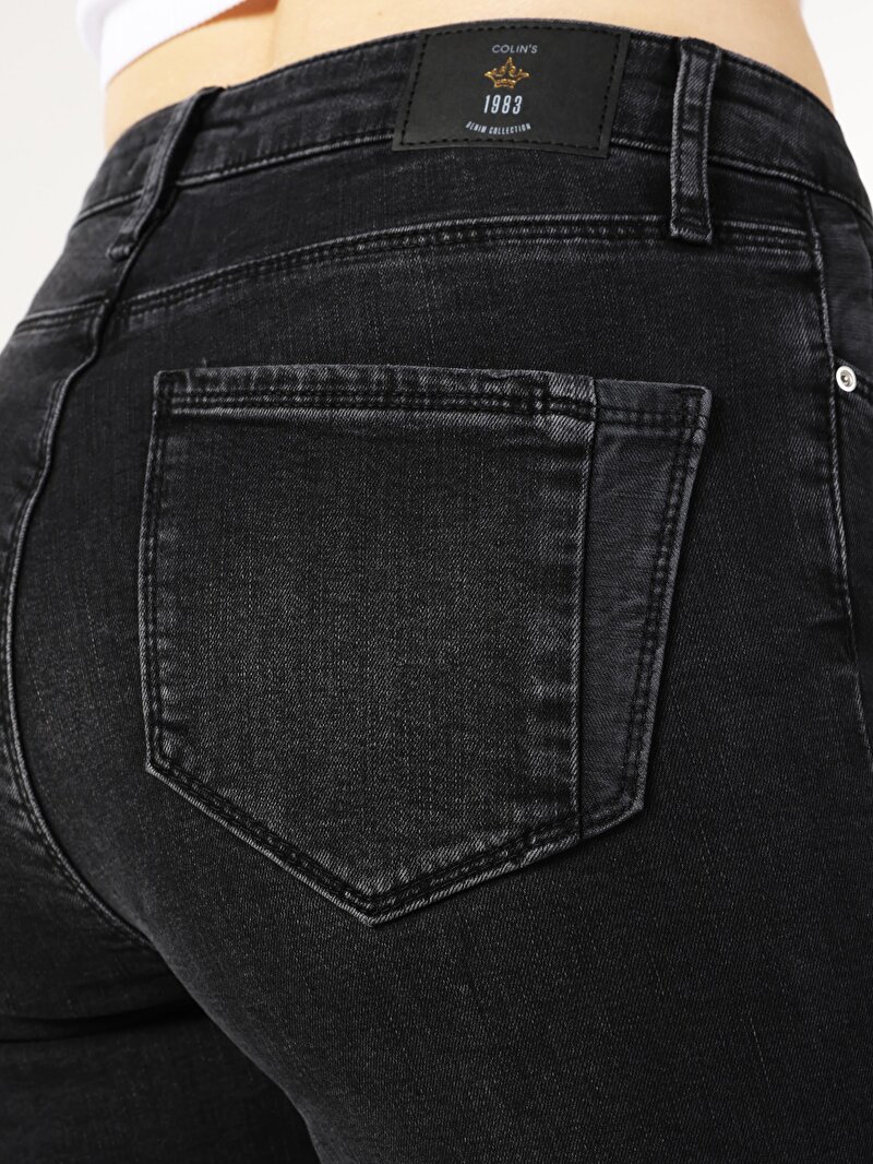 Slim Fit Orta Bel Düz Paça Kadın Siyah Jean Pantolon