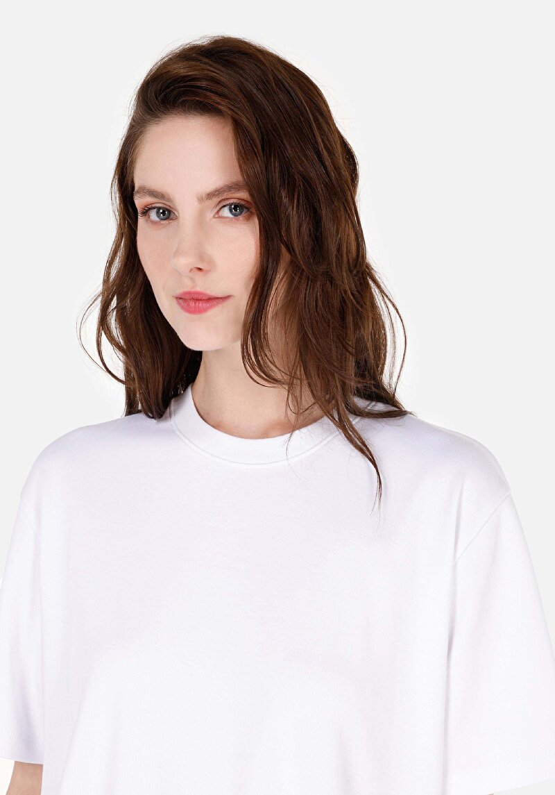 Regular Fit Yuvarlak Yaka Düz Kadın Beyaz Kısa Kol Tişört