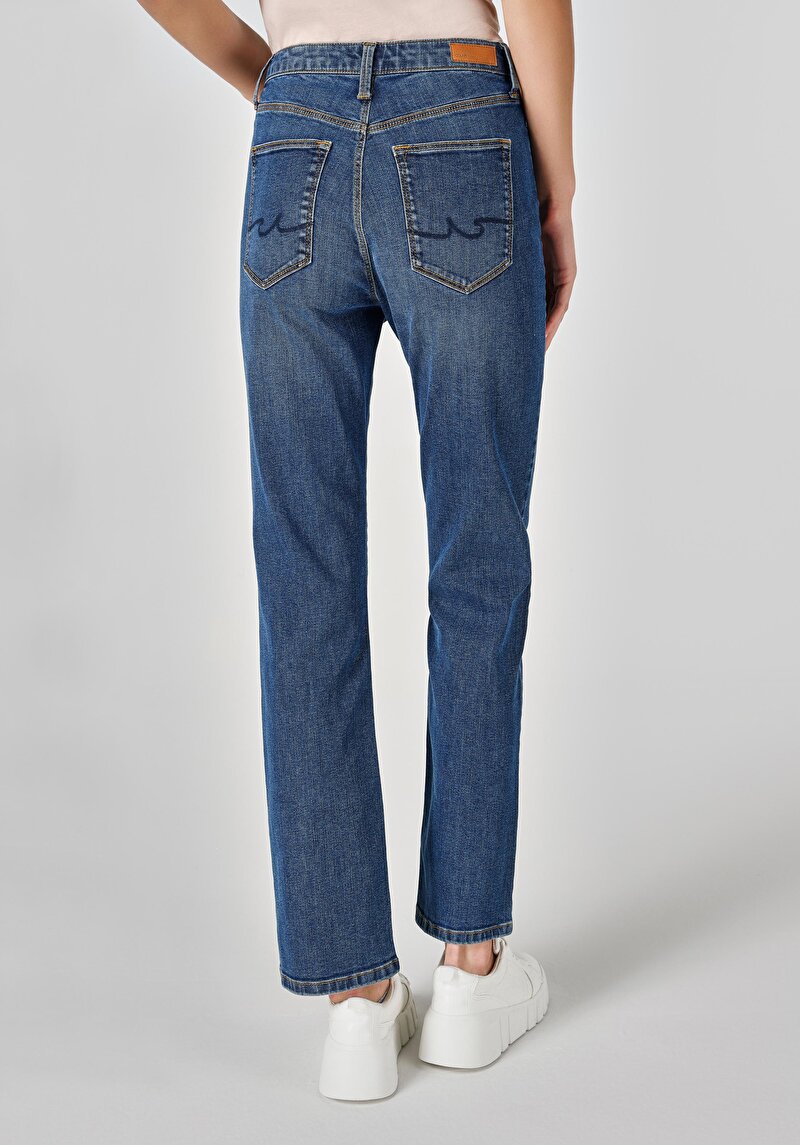 Regular Fit Orta Bel Slim Straight Leg Kadın İndigo Jean Pantolon