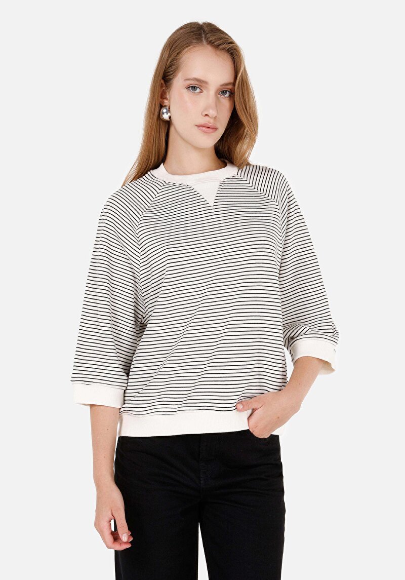 Regular Fit Yuvarlak Yaka Pamuklu Kadın Beyaz Kısa Kol Tişört