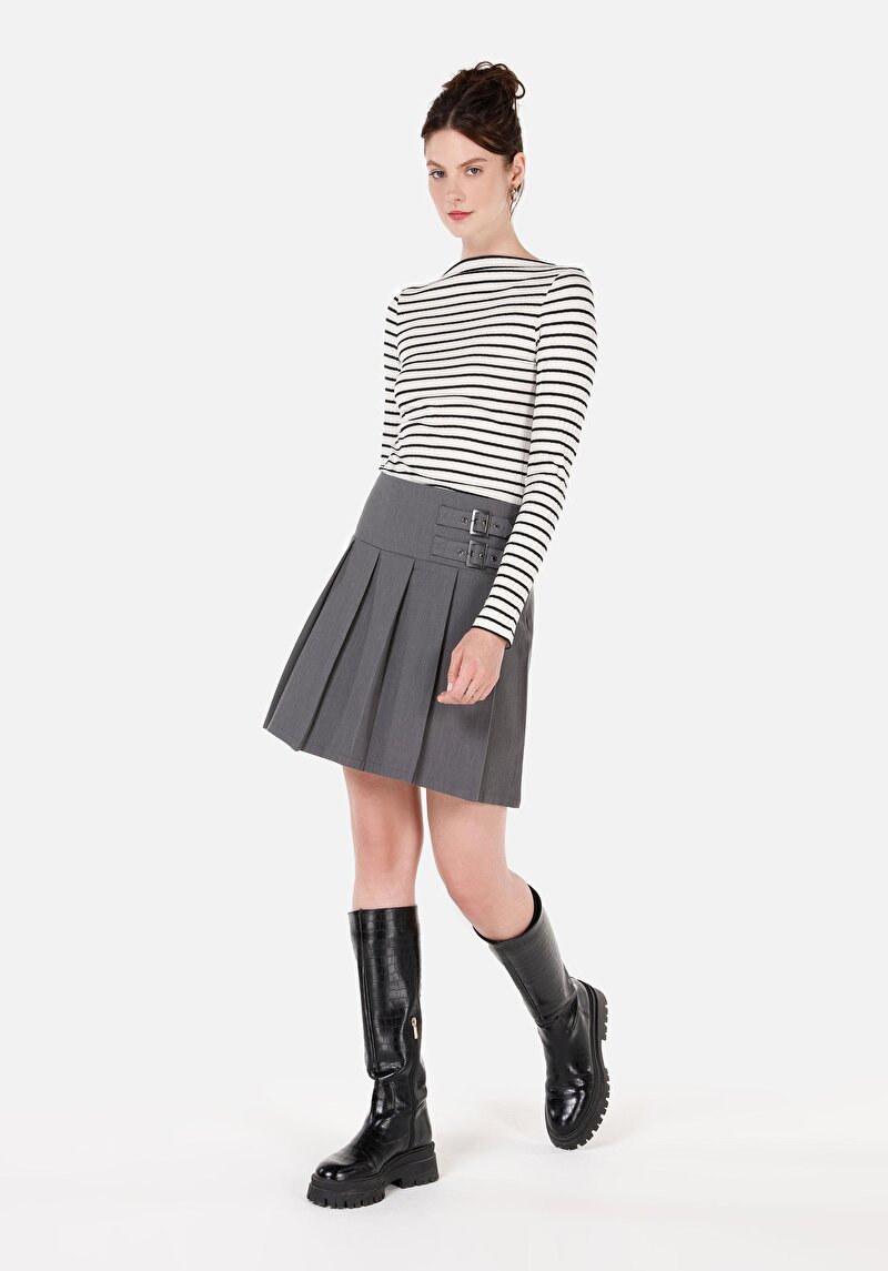 Slim Fit Kayık Yaka Kadın Beyaz Uzun Kol Tişört